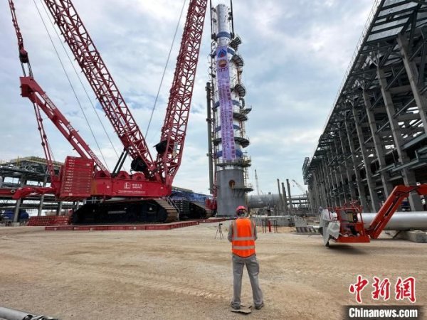 股票怎么加杠杆配资 中企承建 泰国千吨重塔器吊装成功